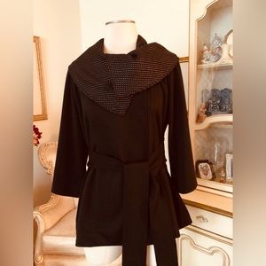 Calvin Klein excellent condition black vintage jacket snaps/belt size M